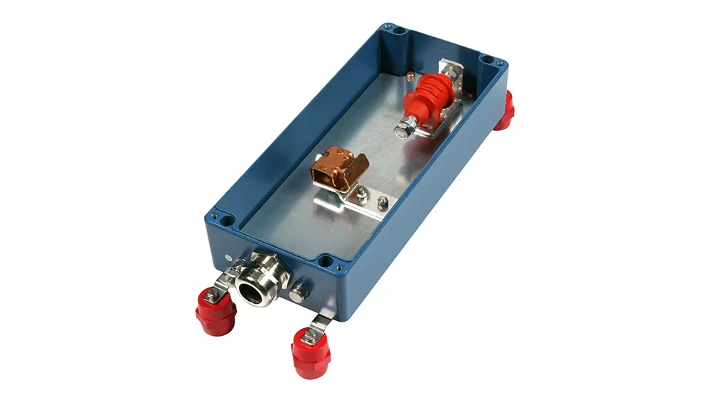 Involucro metallico blu aperto con connettori rossi.